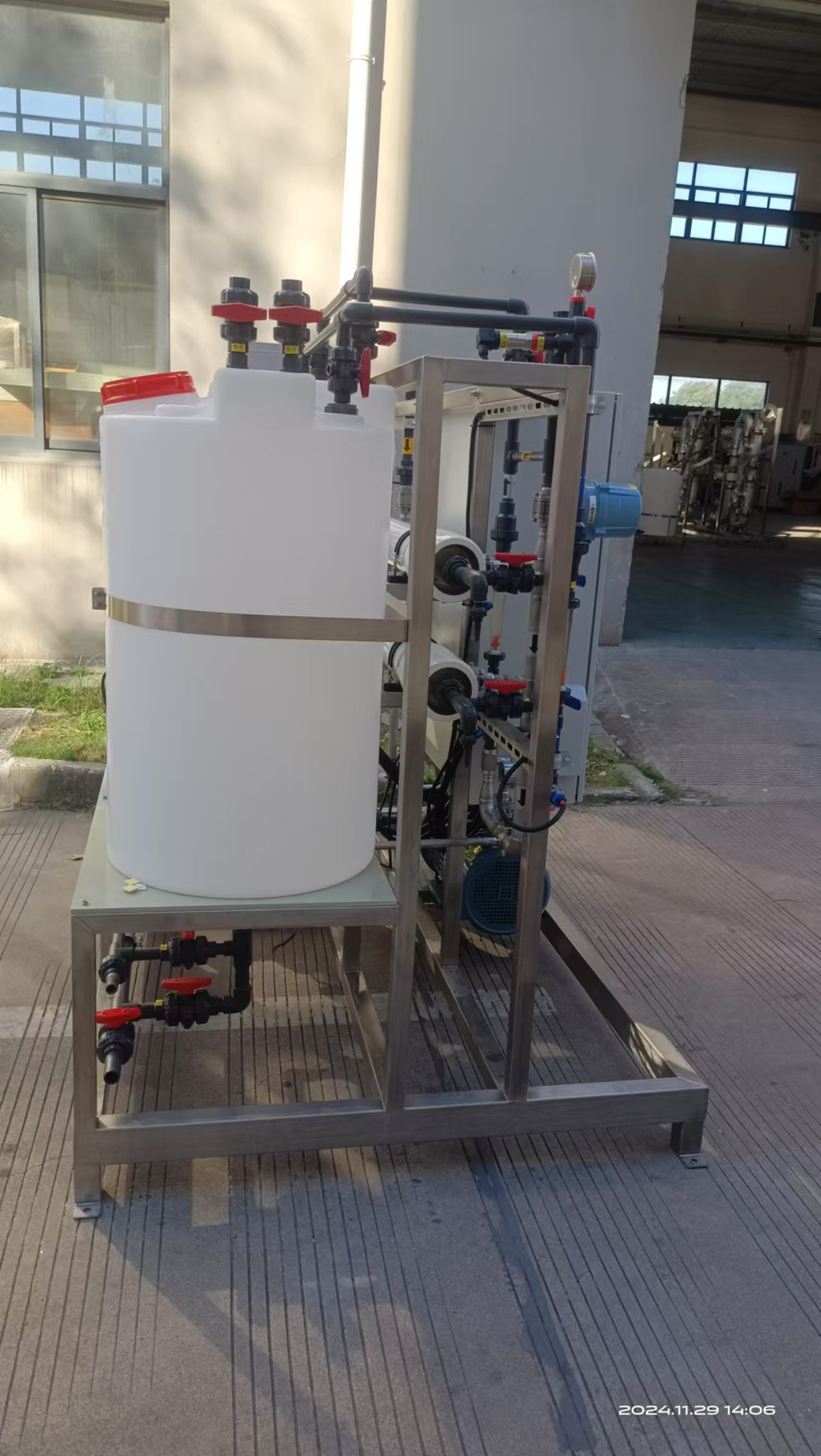 Wind Solar Hybrid Kit - Instalasi RO Hibrida Angin-Surya dengan Bank